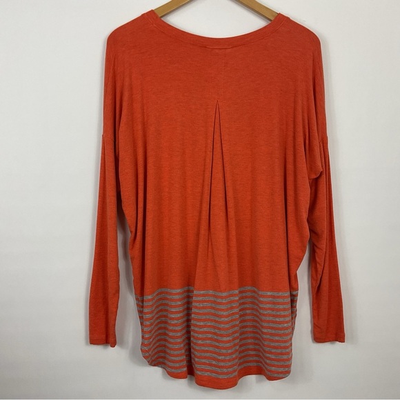 Cabi Hangout Tee Size Small - Picture 4 of 7